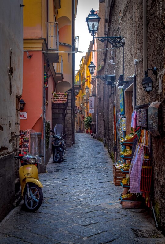 -Tom-Podmore-Zxpt8iinmue-Unsplash-small-