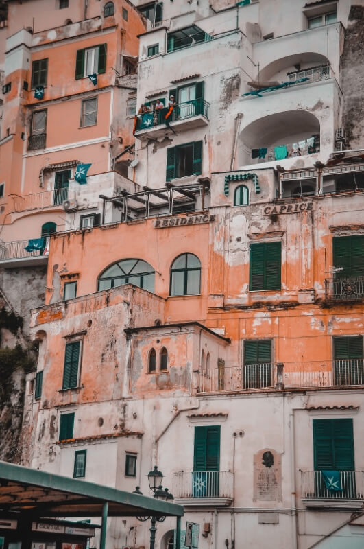 -Victor-He-Wj6ubfsng-O-Unsplash-small-